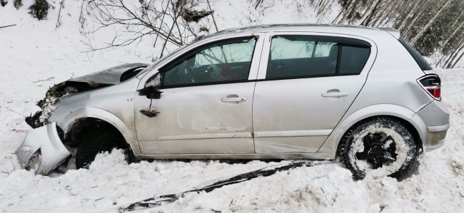 На автодороге Сыктывкар – Ухта в результате съезда в кювет